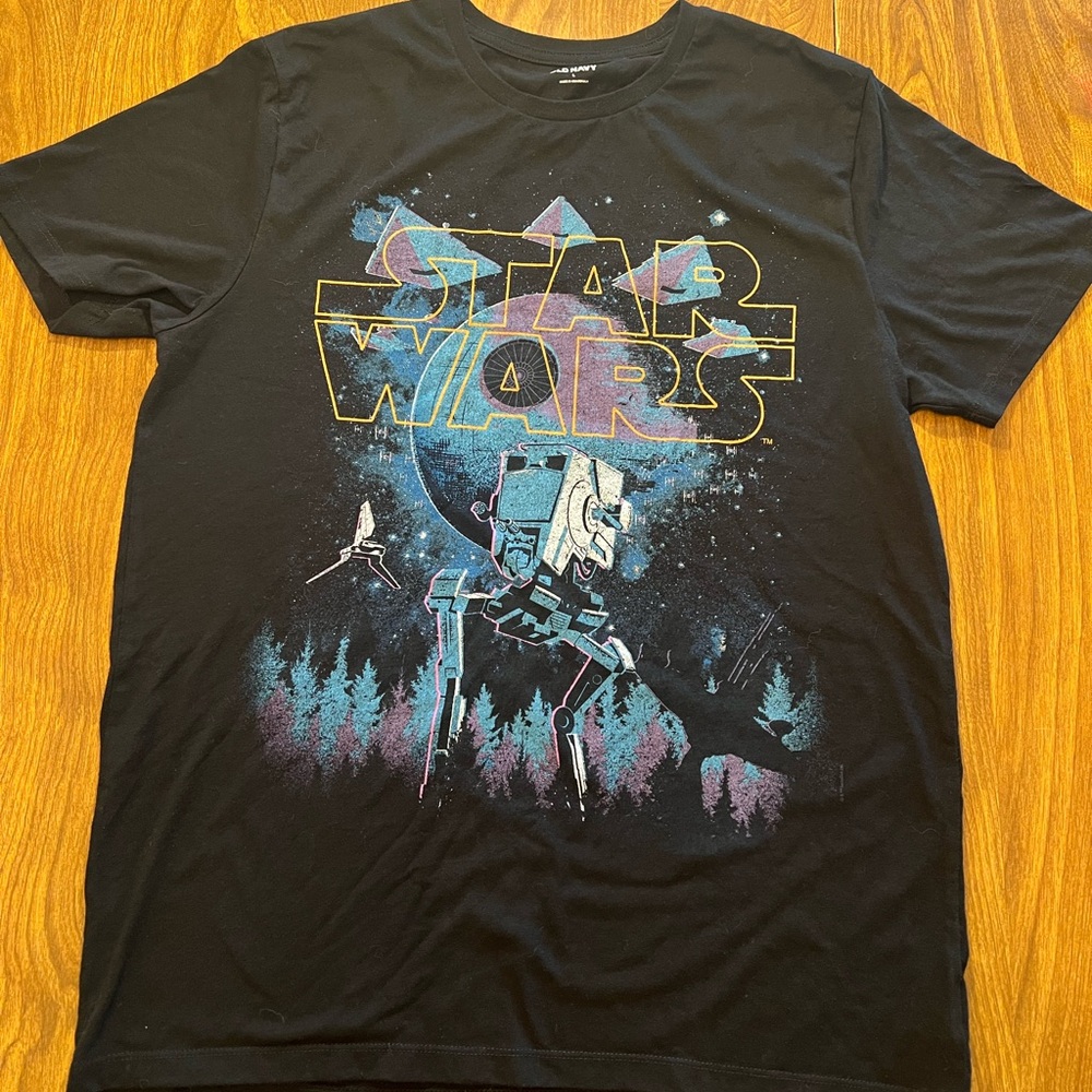 Used men’s large Old Navy Star Wars t shirt.